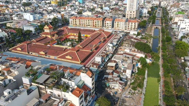 Vì sao dự án cải tạo kênh Hàng Bàng chưa thể về đích? Vì sao dự án cải tạo kênh Hàng Bàng chưa thể về đích?