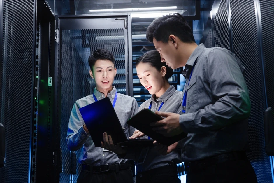 Vì sao lực lượng lao động Việt Nam cần cả hai tiếng Anh và mức độ sẵn sàng với AI?