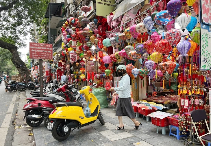 Vỉa hè đã dần thông thoáng Vỉa hè đã dần thông thoáng