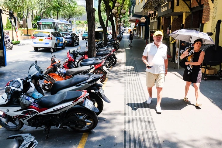 Vỉa hè đã dần thông thoáng Vỉa hè đã dần thông thoáng