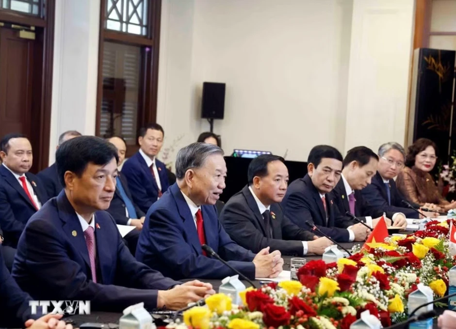 Việt Nam - Singapore ký nhiều văn kiện hợp tác quan trọng Việt Nam - Singapore ký nhiều văn kiện hợp tác quan trọng