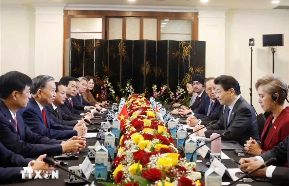 Việt Nam - Singapore ký nhiều văn kiện hợp tác quan trọng Việt Nam - Singapore ký nhiều văn kiện hợp tác quan trọng