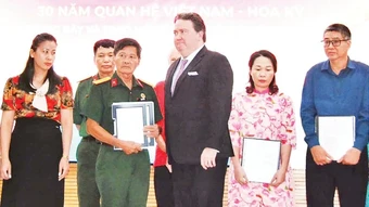 Viết tiếp câu chuyện ở Câu Nhi