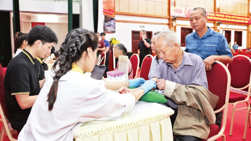 Viết tiếp hành trình tìm lại tên cho các liệt sĩ Viết tiếp hành trình tìm lại tên cho các liệt sĩ