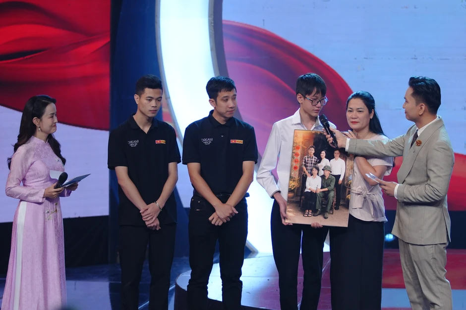 Viết tiếp lời tri ân: Hành trình hiện thực hoá giấc mơ đoàn tụ Viết tiếp lời tri ân: Hành trình hiện thực hoá giấc mơ đoàn tụ