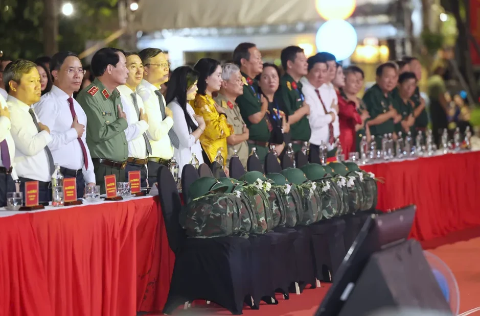 Viết tiếp những trang sử bằng kỷ vật và lòng biết ơn Viết tiếp những trang sử bằng kỷ vật và lòng biết ơn