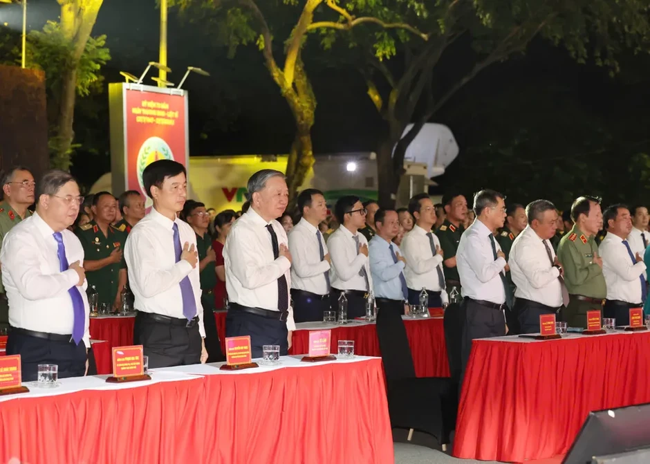 Viết tiếp những trang sử bằng kỷ vật và lòng biết ơn Viết tiếp những trang sử bằng kỷ vật và lòng biết ơn