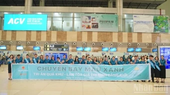 Vietnam Airlines phối hợp Bộ Quốc phòng tổ chức Chuyến bay màu xanh
