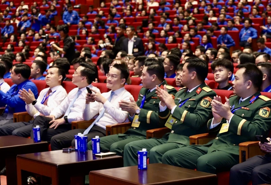 Vinamilk đồng hành cùng Đại hội Đoàn toàn quốc lần thứ XIII Vinamilk đồng hành cùng Đại hội Đoàn toàn quốc lần thứ XIII