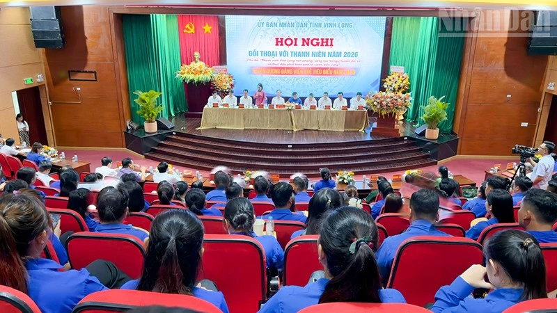 Vĩnh Long đối thoại với thanh niên và tuyên dương đảng viên trẻ tiêu biểu Vĩnh Long đối thoại với thanh niên và tuyên dương đảng viên trẻ tiêu biểu