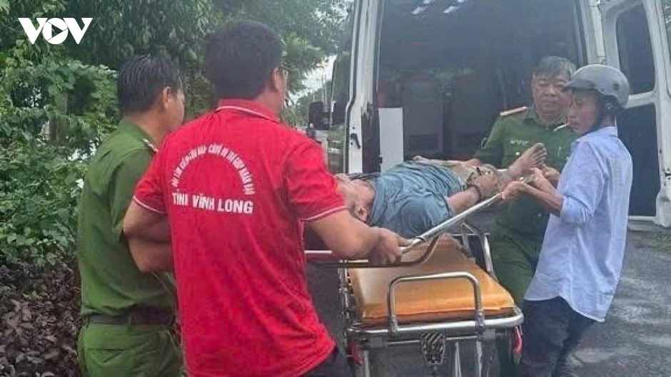 Vĩnh Long: Kịp thời cứu sống người đàn ông nhảy cầu Cổ Chiên tự tử