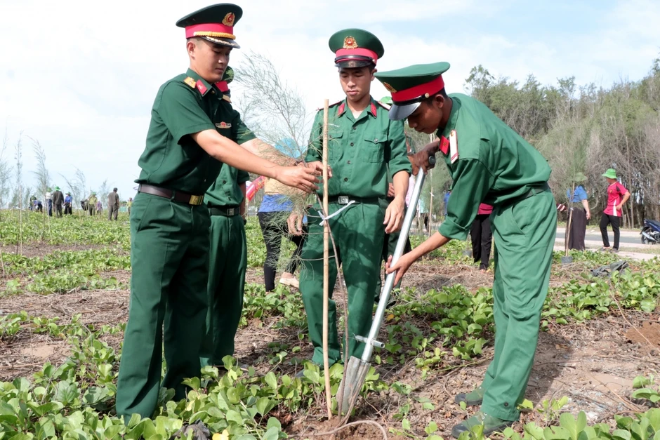 Vĩnh Long phát động “Tết trồng cây đời đời nhớ ơn Bác Hồ” Vĩnh Long phát động “Tết trồng cây đời đời nhớ ơn Bác Hồ”