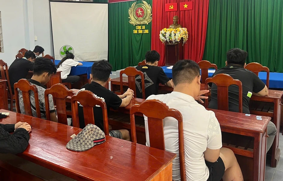 Vĩnh Long tiếp nhận 3 công dân do Mỹ trục xuất Vĩnh Long tiếp nhận 3 công dân do Mỹ trục xuất