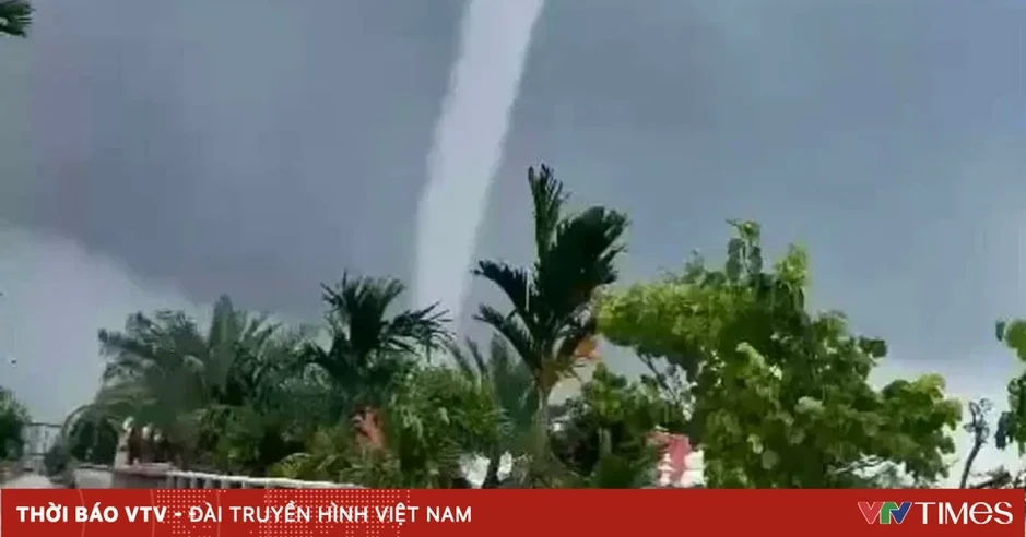 Vòi rồng xuất hiện ở Hưng Yên, không gây thiệt hại về người Vòi rồng xuất hiện ở Hưng Yên, không gây thiệt hại về người