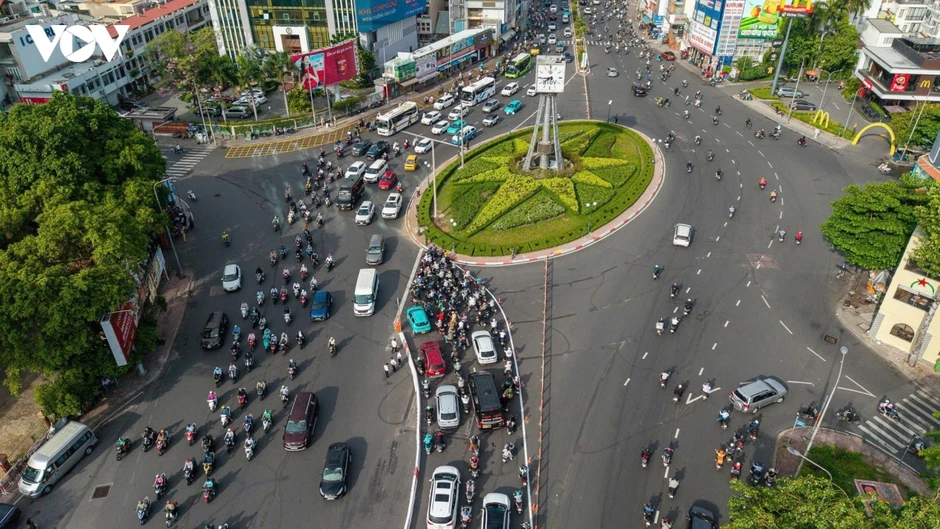 Vòng xoay Điện Biên Phủ (TP.HCM) thông thoáng hơn sau những ngày đầu ùn tắc Vòng xoay Điện Biên Phủ (TP.HCM) thông thoáng hơn sau những ngày đầu ùn tắc