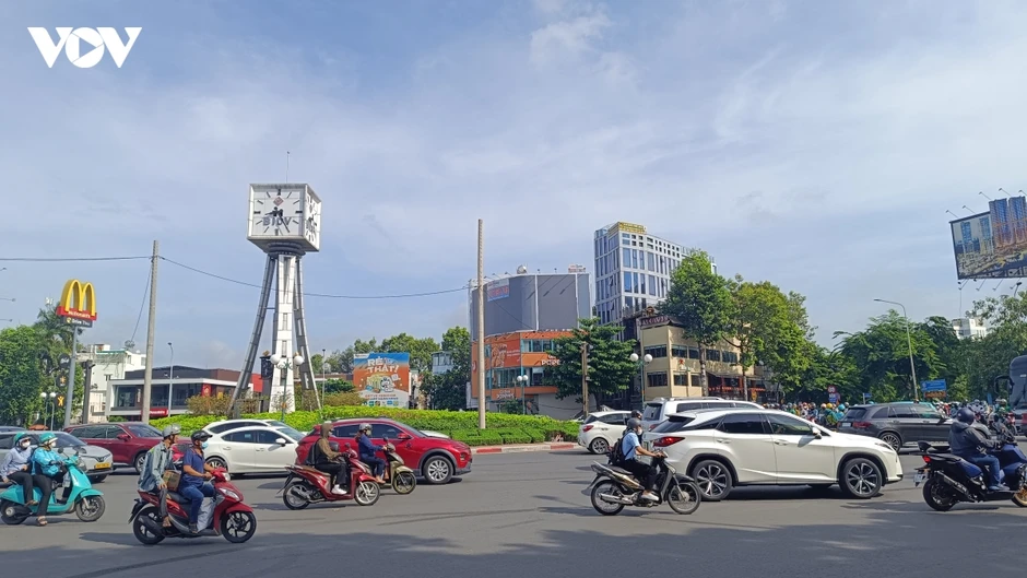 Vòng xoay Điện Biên Phủ (TP.HCM) thông thoáng hơn sau những ngày đầu ùn tắc Vòng xoay Điện Biên Phủ (TP.HCM) thông thoáng hơn sau những ngày đầu ùn tắc