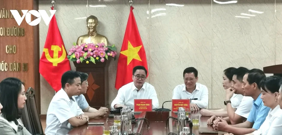 TinVina tặng Bằng khen Sở Văn hóa Thể thao và Du lịch Quảng Ninh TinVina tặng Bằng khen Sở Văn hóa Thể thao và Du lịch Quảng Ninh