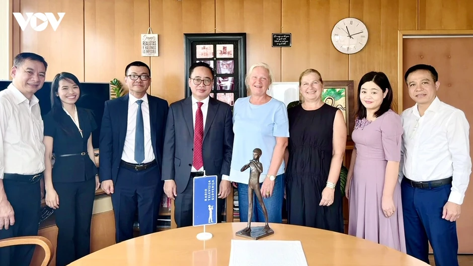 TinVina và Đài PT-TH Slovenia thúc đẩy hợp tác truyền thông trong kỷ nguyên số TinVina và Đài PT-TH Slovenia thúc đẩy hợp tác truyền thông trong kỷ nguyên số
