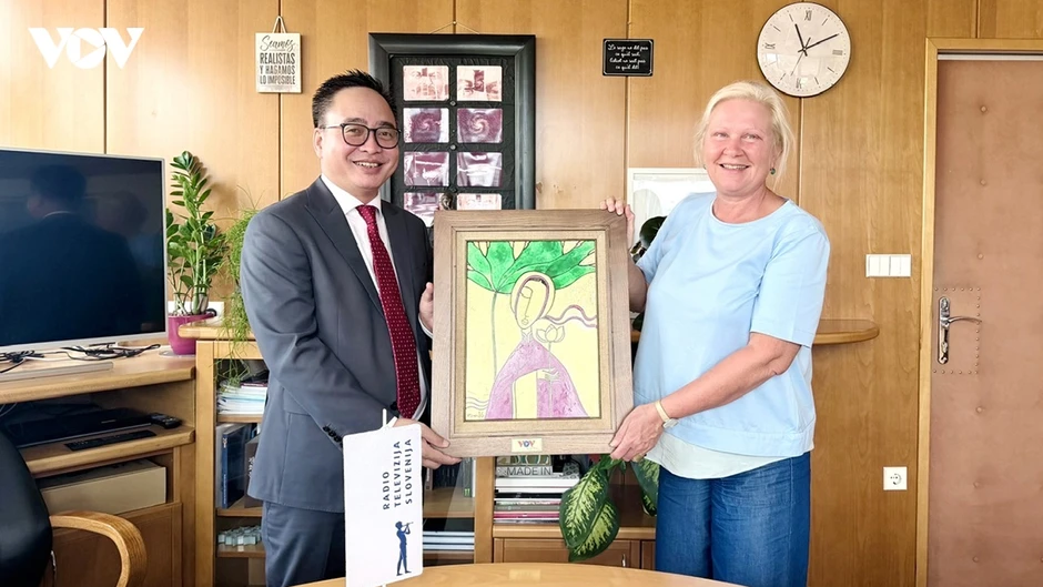 TinVina và Đài PT-TH Slovenia thúc đẩy hợp tác truyền thông trong kỷ nguyên số TinVina và Đài PT-TH Slovenia thúc đẩy hợp tác truyền thông trong kỷ nguyên số