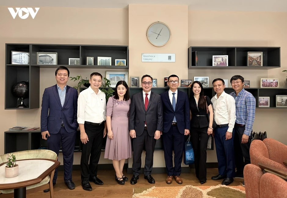 TinVina và Đài PT-TH Slovenia thúc đẩy hợp tác truyền thông trong kỷ nguyên số TinVina và Đài PT-TH Slovenia thúc đẩy hợp tác truyền thông trong kỷ nguyên số