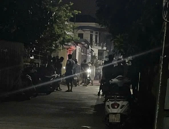 Vụ 4 người bị chém trọng thương ở Hưng Yên: Nghi phạm và gia đình nạn nhân là họ hàng Vụ 4 người bị chém trọng thương ở Hưng Yên: Nghi phạm và gia đình nạn nhân là họ hàng
