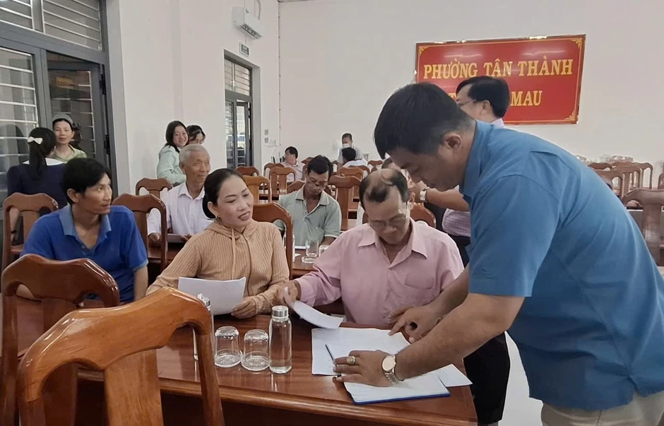 Vụ cá chết do thi công sân bay Cà Mau: Chi hơn 2 tỷ đồng hỗ trợ dân Vụ cá chết do thi công sân bay Cà Mau: Chi hơn 2 tỷ đồng hỗ trợ dân