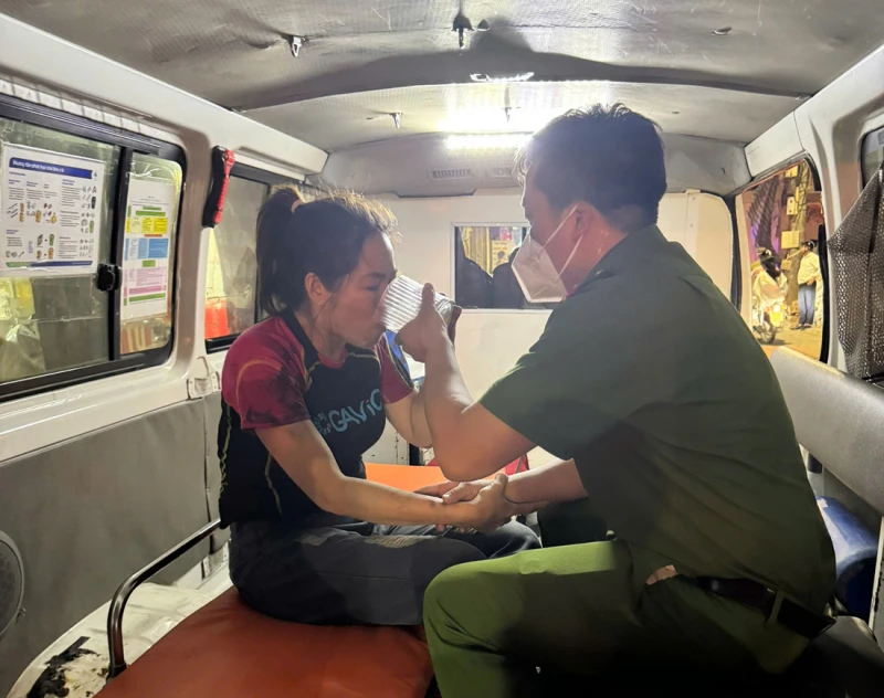 Vụ cháy nhà 7 tầng ở phường Hoàng Mai: Những nạn nhân được cứu thoát thế nào? Vụ cháy nhà 7 tầng ở phường Hoàng Mai: Những nạn nhân được cứu thoát thế nào?