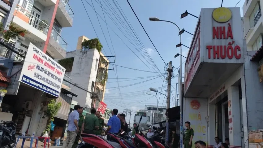 Vụ cháy dãy nhà trọ ở TP Hồ Chí Minh: Lối thoát hiểm duy nhất bị bịt kín bởi nhiều xe máy Vụ cháy dãy nhà trọ ở TP Hồ Chí Minh: Lối thoát hiểm duy nhất bị bịt kín bởi nhiều xe máy