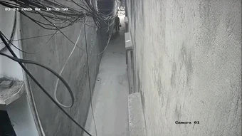 Vụ cháy nhà trên đường Lĩnh Nam: Xuất hiện clip sự cố lao động tại công trình đang xây dựng bên cạnh, gây tia lửa điện