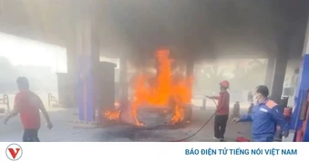 Vụ cháy ô tô 2 người tử vong tại cây xăng: Đội cứu hộ không biết có người mắc kẹt