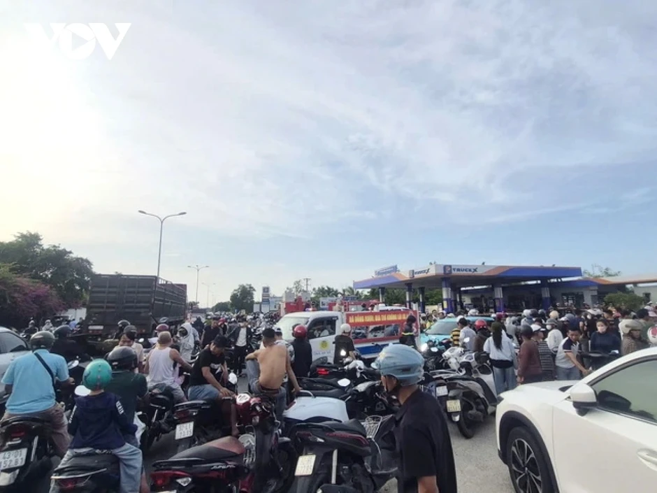 Vụ cháy ô tô 2 người tử vong tại cây xăng: Đội cứu hộ không biết có người mắc kẹt