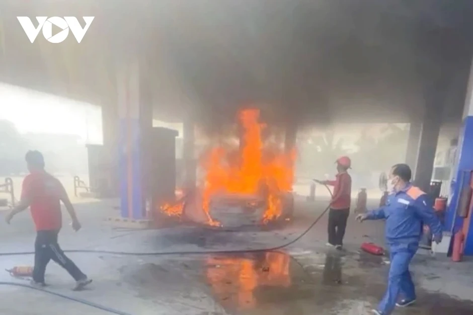 Vụ cháy ô tô làm 2 người tử vong tại cây xăng: Đà Nẵng thăm hỏi gia đình nạn nhân Vụ cháy ô tô làm 2 người tử vong tại cây xăng: Đà Nẵng thăm hỏi gia đình nạn nhân