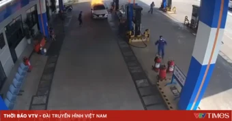Vụ cháy xe ô tô tại cây xăng khiến 2 người tử vong: Xe chở hàng chục khối pin