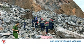 Vụ núi đá bất ngờ sạt lở: Đã tìm thấy thi thể hai người đàn ông bị vùi lấp