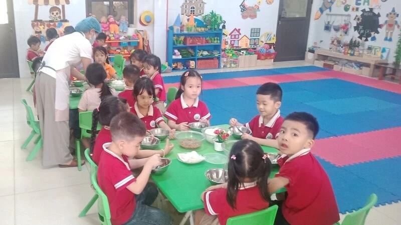 Vụ sử dụng thực phẩm không an toàn tại Thái Nguyên: Tội ác với trẻ thơ Vụ sử dụng thực phẩm không an toàn tại Thái Nguyên: Tội ác với trẻ thơ