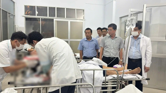 Vụ tai nạn 4 người tử vong: Tài xế la "mất thắng" trước khi xe lao xuống vực Vụ tai nạn 4 người tử vong: Tài xế la "mất thắng" trước khi xe lao xuống vực