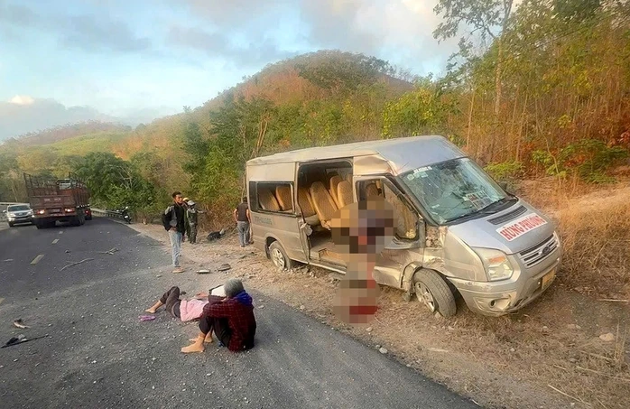 Vụ tai nạn khiến 6 người thương vong: Phòng CSGT Gia Lai họp khẩn Vụ tai nạn khiến 6 người thương vong: Phòng CSGT Gia Lai họp khẩn