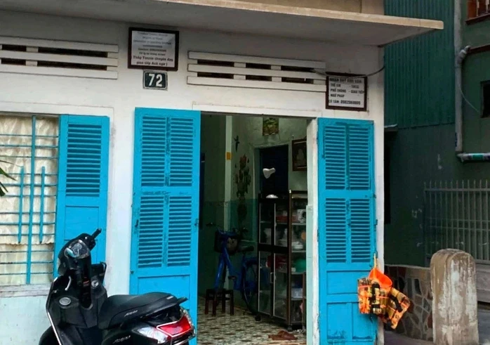 Vụ thầy giáo Ấn Độ tát học sinh lớp 4: Dừng hoạt động lớp dạy thêm Vụ thầy giáo Ấn Độ tát học sinh lớp 4: Dừng hoạt động lớp dạy thêm