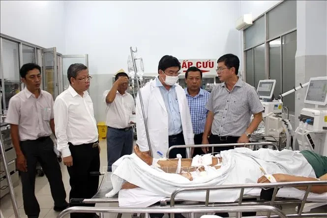 Vụ xe khách lao xuống vực ở Lâm Đồng: Tình hình cứu chữa các nạn nhân tại bệnh viện Vụ xe khách lao xuống vực ở Lâm Đồng: Tình hình cứu chữa các nạn nhân tại bệnh viện