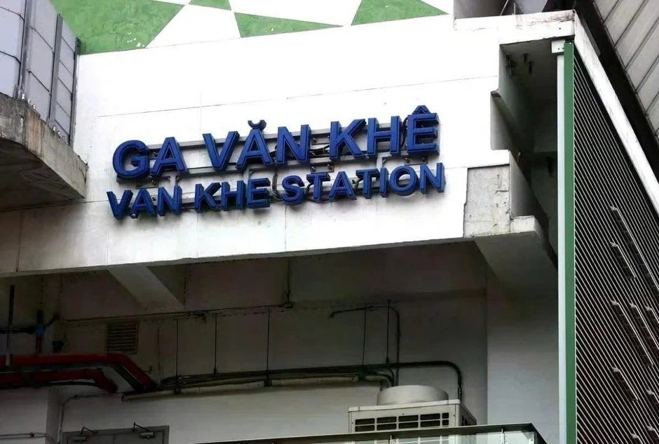 Vữa rơi vỡ kính xe buýt BRT, Hà Nội rà soát toàn tuyến metro Cát Linh - Hà Đông Vữa rơi vỡ kính xe buýt BRT, Hà Nội rà soát toàn tuyến metro Cát Linh - Hà Đông
