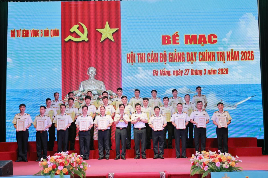 Vùng 3 Hải quân: Đổi mới, sáng tạo ứng dụng công nghệ số trong giảng dạy chính trị Vùng 3 Hải quân: Đổi mới, sáng tạo ứng dụng công nghệ số trong giảng dạy chính trị