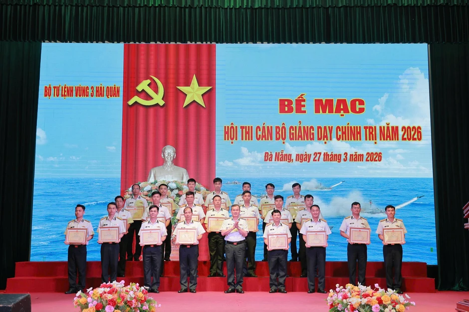 Vùng 3 Hải quân: Đổi mới, sáng tạo ứng dụng công nghệ số trong giảng dạy chính trị Vùng 3 Hải quân: Đổi mới, sáng tạo ứng dụng công nghệ số trong giảng dạy chính trị