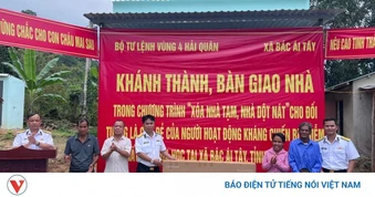 Vùng 4 Hải quân bàn giao 4 căn nhà cho gia đình chính sách