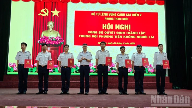 Vùng Cảnh sát biển 2 thành lập Trung đội phương tiện không người lái Vùng Cảnh sát biển 2 thành lập Trung đội phương tiện không người lái