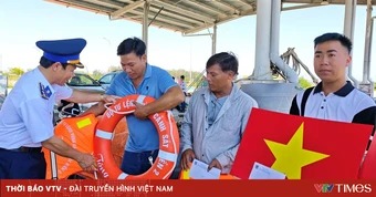 Vùng Cảnh sát biển 2 tuyên truyền IUU cho hơn 100 ngư dân phường Thuận An, thành phố Huế