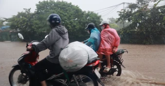 Vùng núi Bắc Bộ tiếp tục hứng mưa lớn như trút
