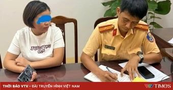 Vượt đường ngang khi đèn đỏ, nữ tài xế bị phạt 19 triệu đồng