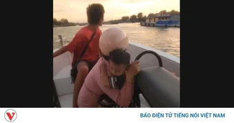 Vượt mưa giông, CSGT đường thủy TP.HCM kịp thời đưa bé trai 3 tuổi đi cấp cứu
