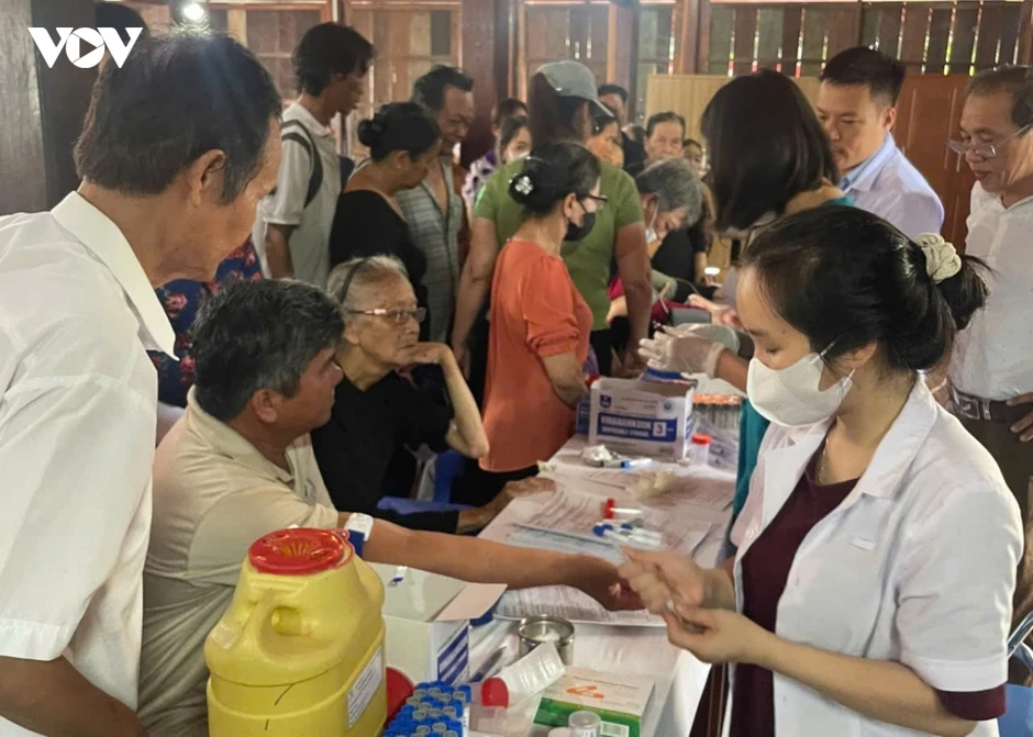 Xã đảo Long Sơn tăng tốc để sớm về đích việc khám sức khoẻ toàn dân Xã đảo Long Sơn tăng tốc để sớm về đích việc khám sức khoẻ toàn dân