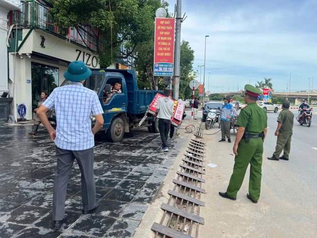 Xã Vĩnh Thanh (Hà Nội) thực hiện tốt công tác văn minh đô thị, an toàn giao thông Xã Vĩnh Thanh (Hà Nội) thực hiện tốt công tác văn minh đô thị, an toàn giao thông